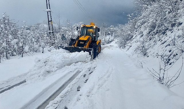 Karla mücadele sürüyor! 452 İş makinesi sahada