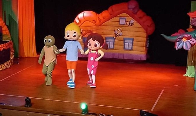 Niloya ve Arkadaşları Ordu’da Miniklerle Buluşuyor: Renkli Balıklar Müzikali ile Unutulmaz Bir Eğlence!