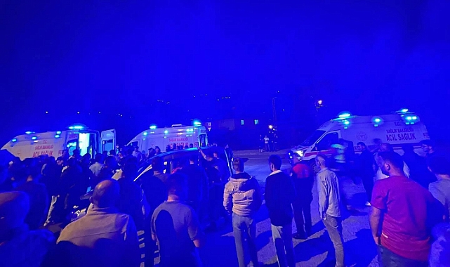 Çatalpınar'da Feci Kaza: Minibüs ile Otomobil Çarpıştı, 7 Yaralı!