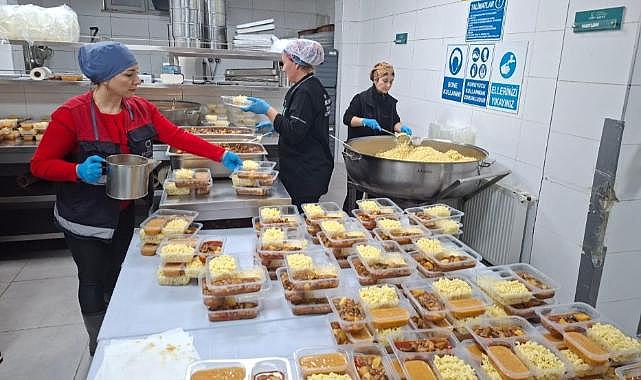 Başkan Güler’in kurduğu aşevinden gönül sofrası