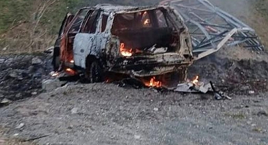 Mesudiye’de Korkutan Kaza: Direğe Çarpan Otomobil Alev Aldı