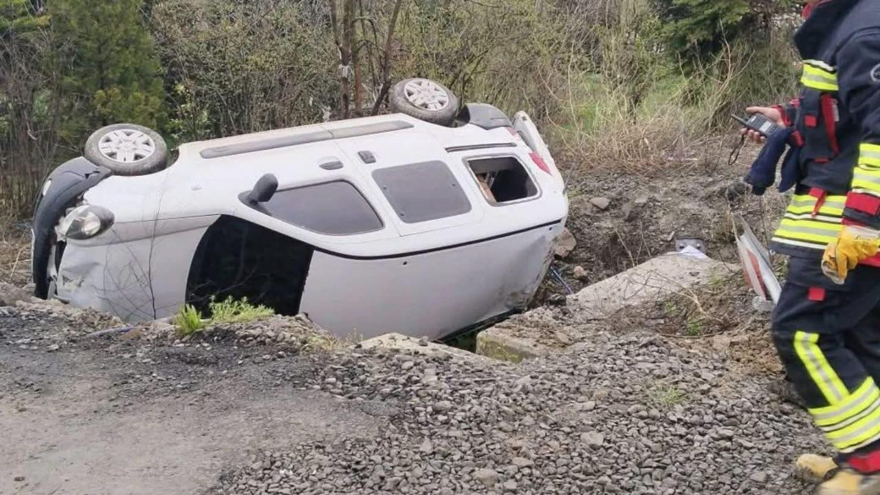 Akpınar’da İki Araç Çarpıştı: 3 Yaralı