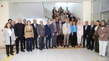 Anne Üniversitesi Eğitime Başladı
