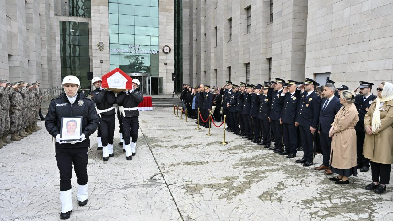 Polis Memuru Oğuz ÖZKAL için Emniyet Müdürlüğü’nde tören düzenlendi