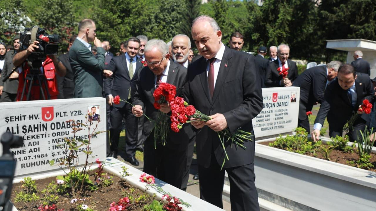 Şehitler Arefe Gününde Anıldı