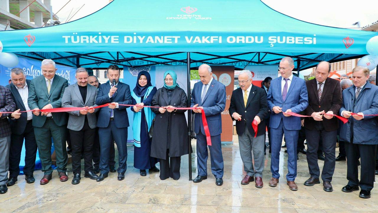 Vali Erol, Hayır Çarşısı’nın Açılış Programına Katıldı