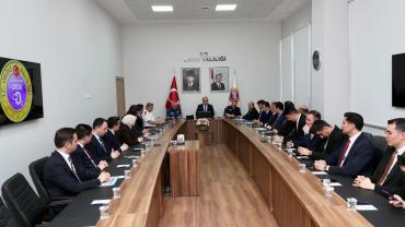 Vali Erol: "Bende Dört Gözle Bekliyorum"