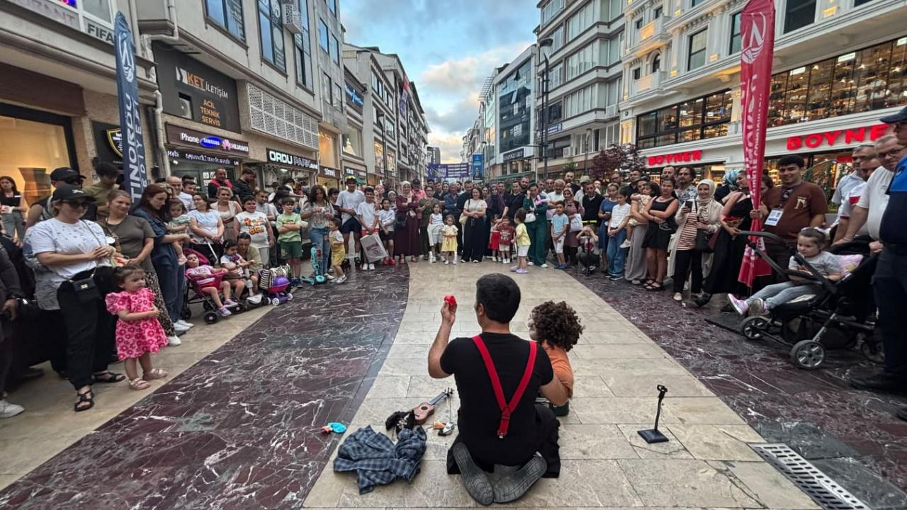 Tiyatro Festivali 4 Binden Fazla Çocuğa Ulaştı