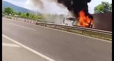 YOLCU OTOBÜSÜ TAMİR SONRASI TÜNELDE YANDI: 37 YOLCU SON ANDA KURTARILDI